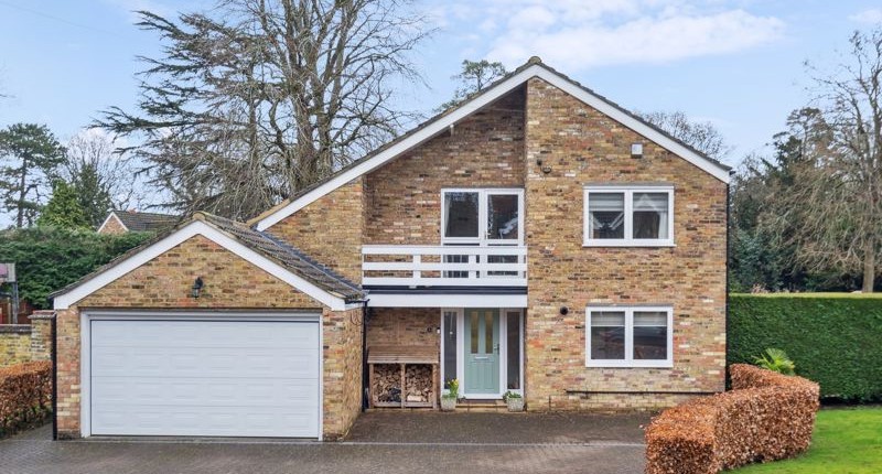 Badgers Wood, Farnham Common, SL2 3HH