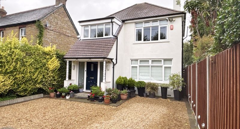 Green Lane, Farnham Common, SL2 3SR